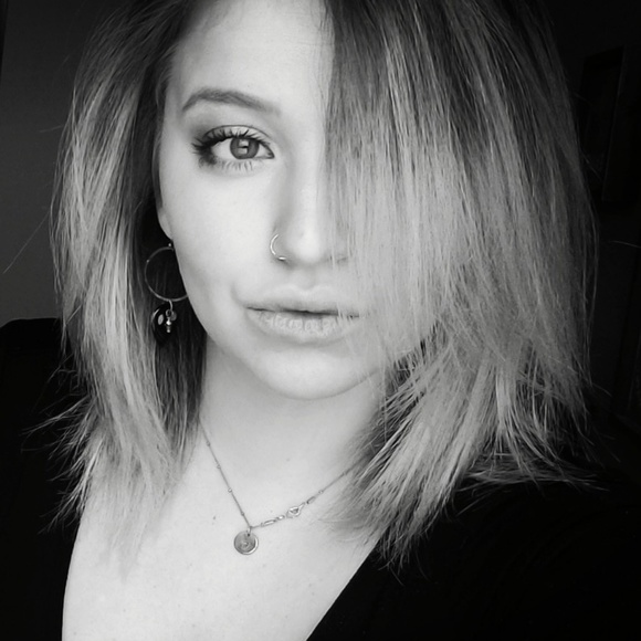 Meet your Posher, Bre - Picture 1 of 1